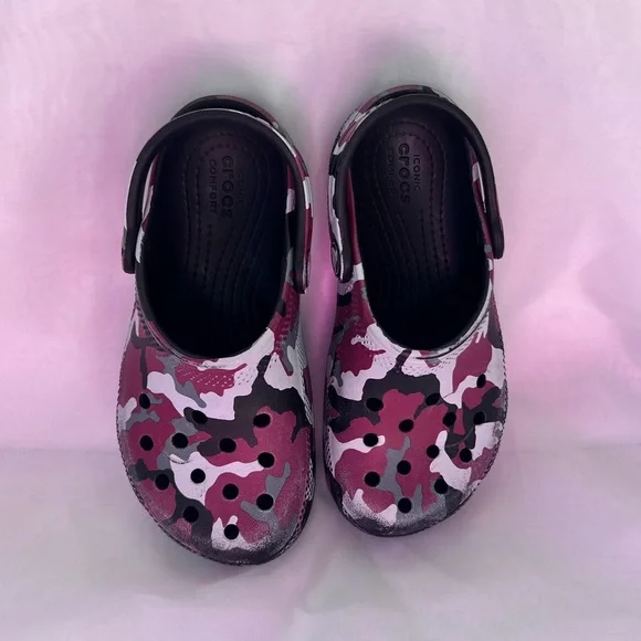 Red camo crocs - Picture 2 of 7